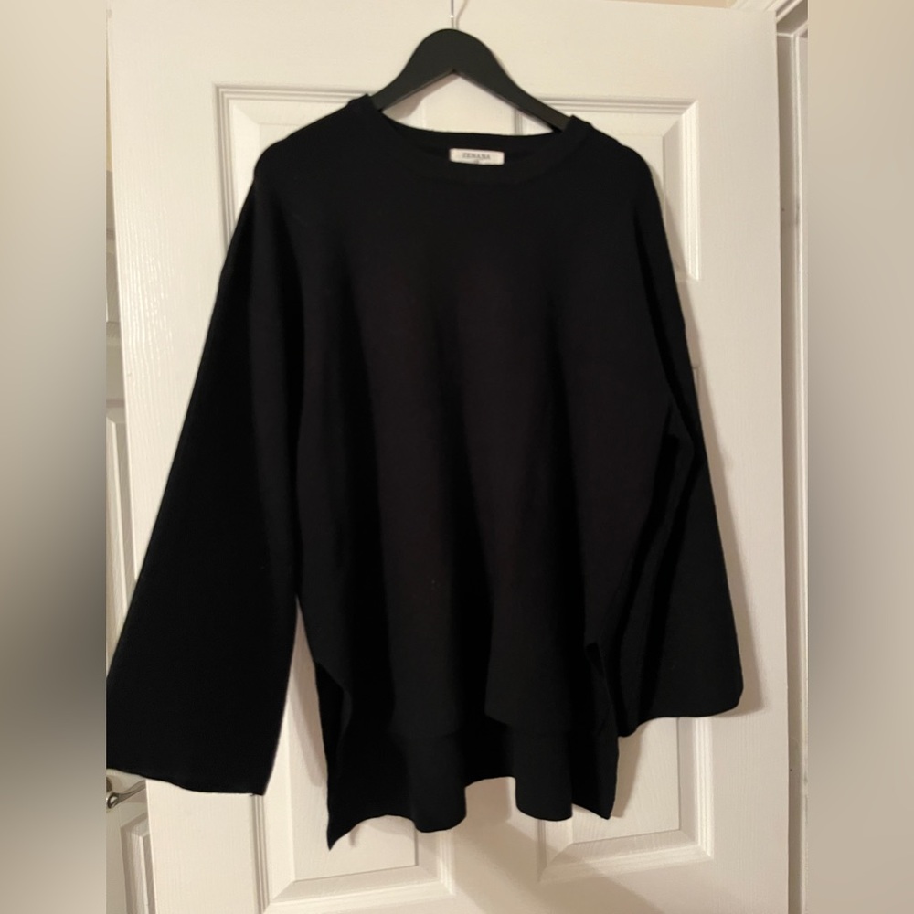 Zenana Women’s Minimalist Black Sweater. Pullover. Size 1X. NWOT. Wide Sleeve.